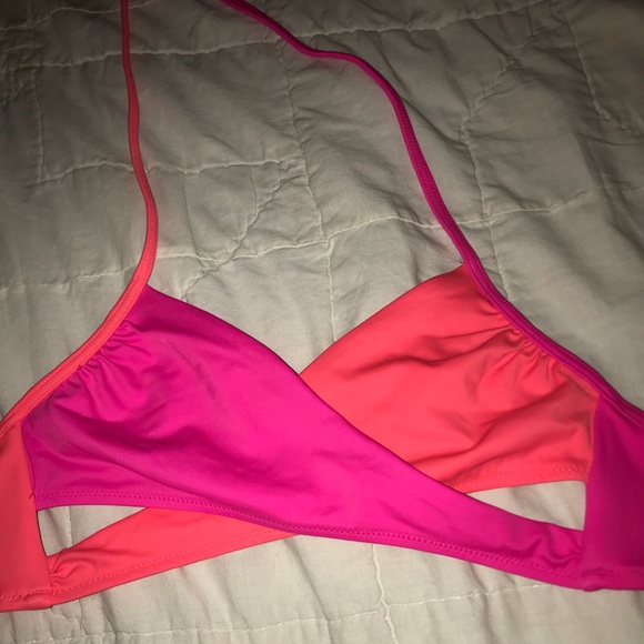 Adorable pink cross bikini top! - Picture 4 of 4